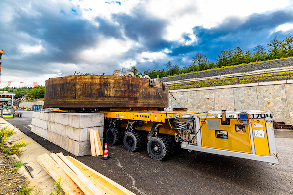 The 20 axle combination provides a total payload capacity of approximately 720 t. 1