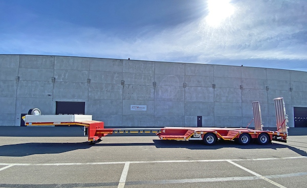 New The extendable MAX100 semi trailer with two pairs of wheel recesses 1 1