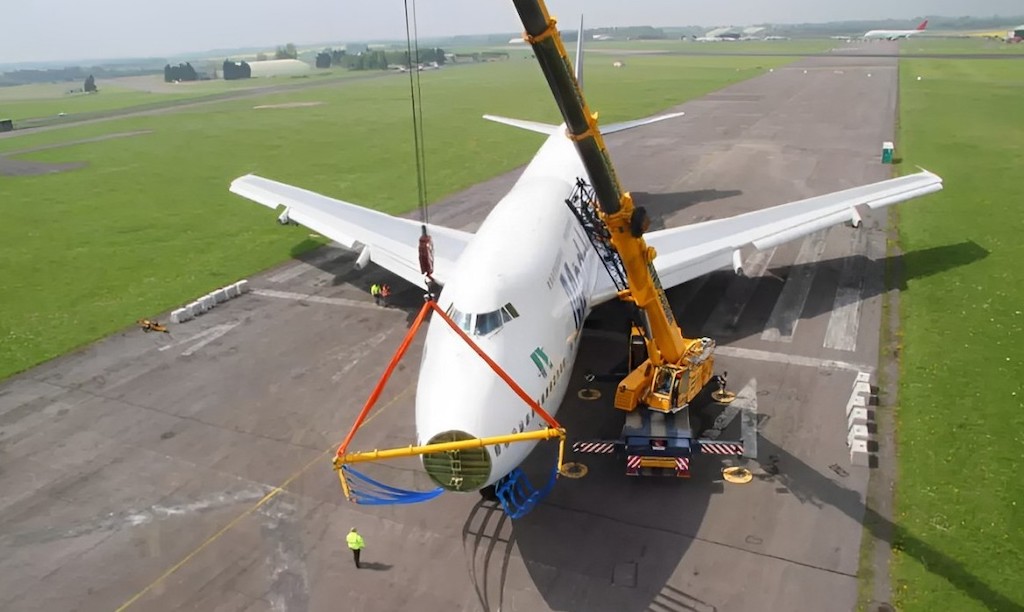 The custom built aircraft lifting system in use.jpg
