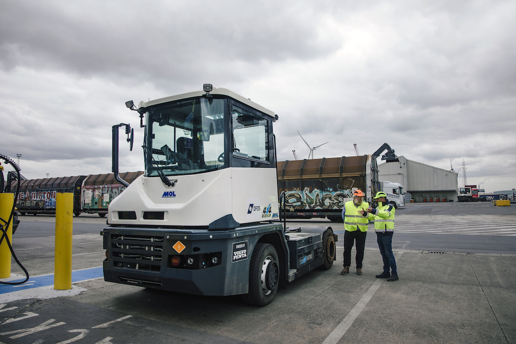 MOL and Volvo Penta unite to develop full electric 4X4 RoRo tractors 4