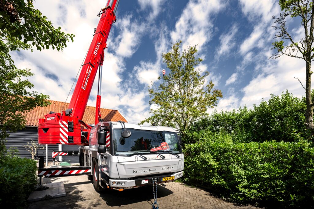 Dutch crane company receives one of Europes first Grove GMK4080L all terrain cranes 4