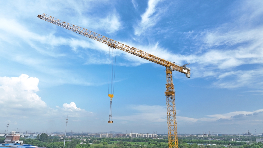 Manitowoc launches largest topless tower crane from Asia Range the Potain MCT 2205 02