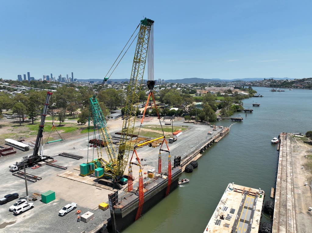 Queensland dry dock bridge lift australia