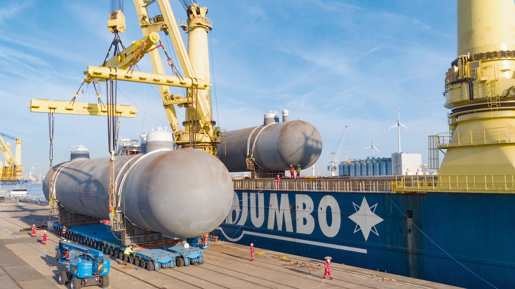 discharge operations at the port of antwerp belgium