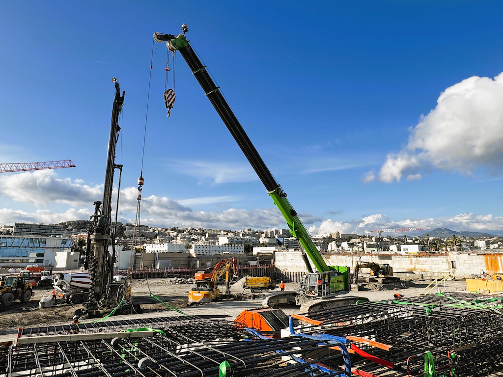 SENNEBOGEN 6113 Levage cages 2