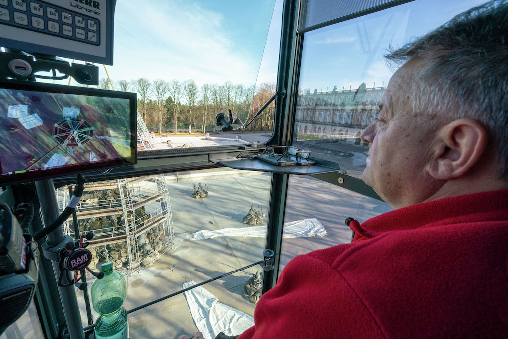 liebherr mk 88 4 1 bkl herrenchiemsee 02 300dpi