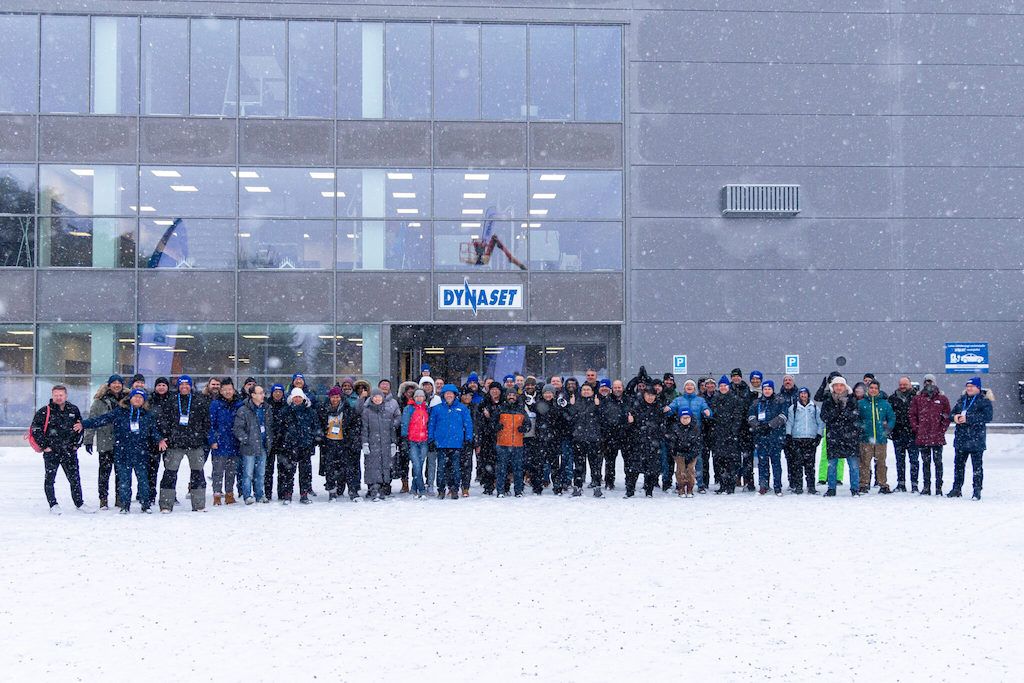 Dealer Meeting 2024 3925 print 2048x1366 1