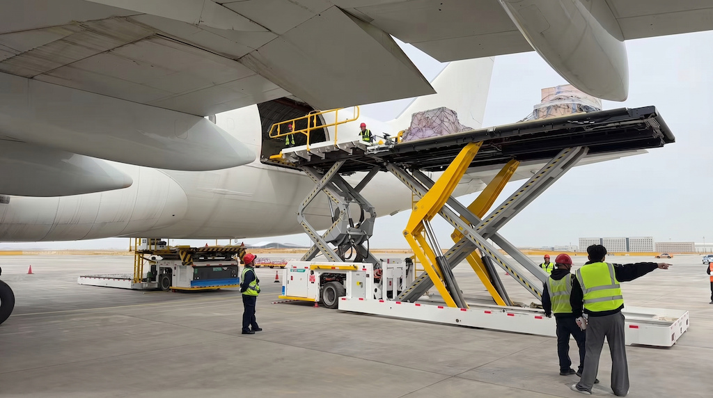 Chapman Freeborn Flying oilfield equipment from China to Saudi Arabia