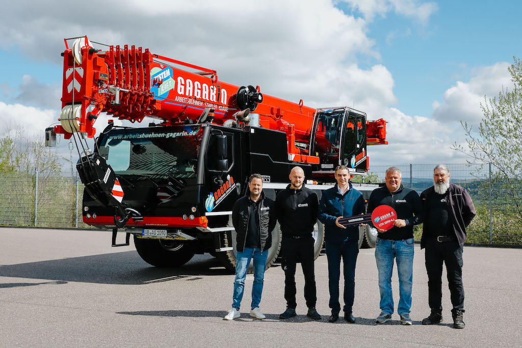 liebherr ltm1090 4.2 gagarin 300dpi