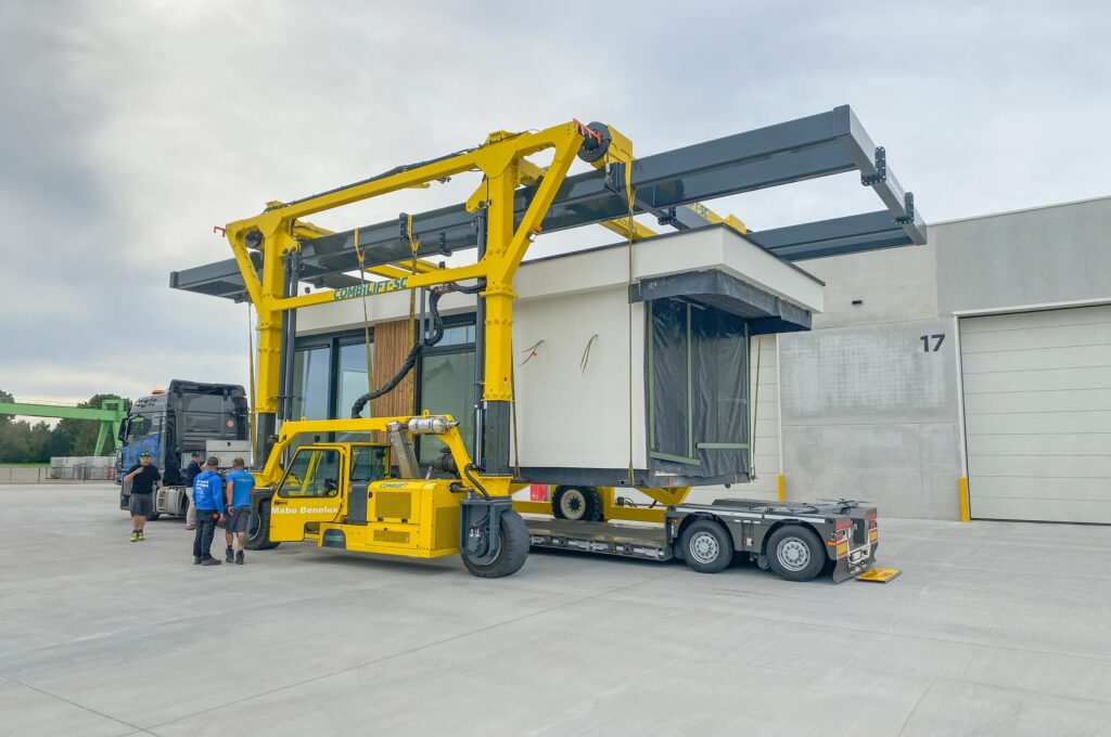 MAX100 MAX510 for SCG with modular living units 2