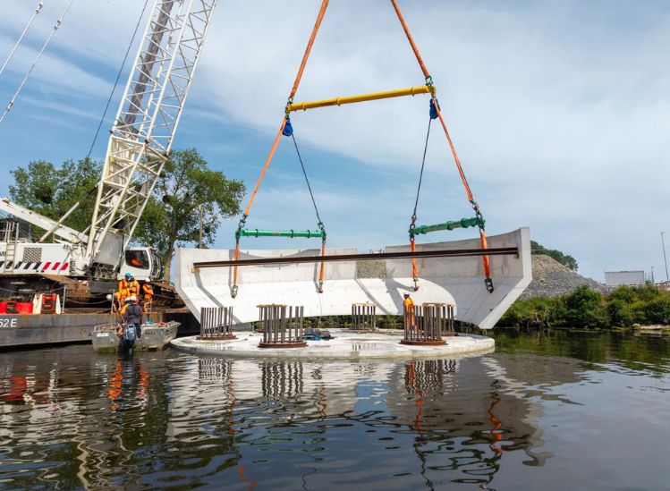 Heavy Lifts as the Colombelles Bridge Takes Shape