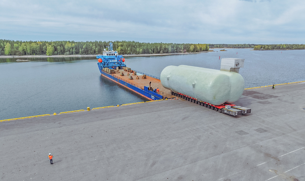 36 SPMT axle lines by Cometto through Finland 5