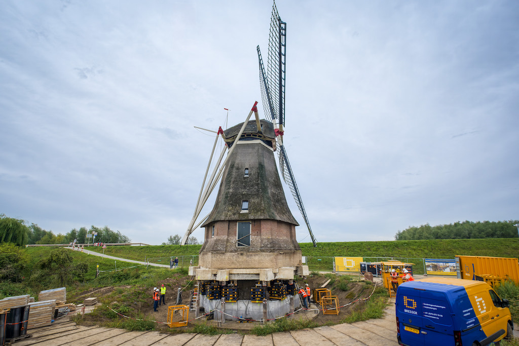Enerpac System Raises 280t Historic Windmill by 800mm
